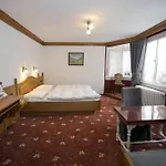 Akzent Berg's Alte Bauernschänke- Wellness Und Wein Hotel