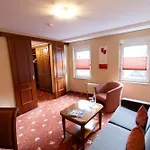 Akzent Berg's Alte Bauernschänke- Wellness Und Wein Hotel 4*