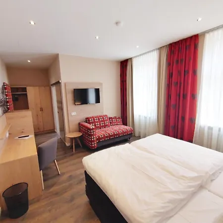 Akzent Berg's Alte Bauernschänke- Wellness Und Wein Hotel 4*
