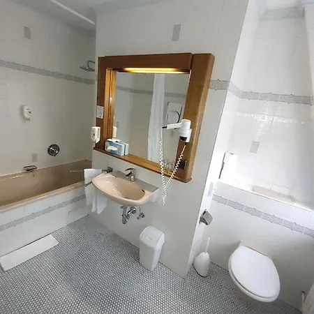 Akzent Berg's Alte Bauernschaenke- Wellness Und Wein Hotel