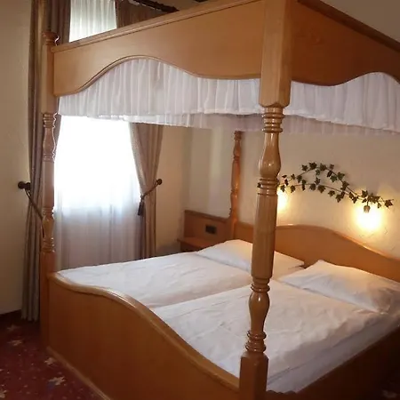 Hotel Akzent Berg's Alte Bauernschänke- Wellness Und Wein 4*