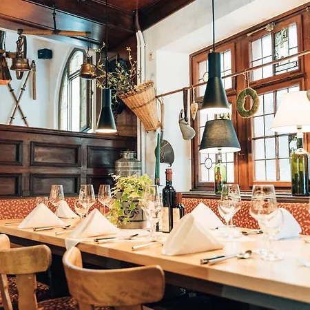 Akzent Berg's Alte Bauernschänke- Wellness Und Wein Hotel 4*