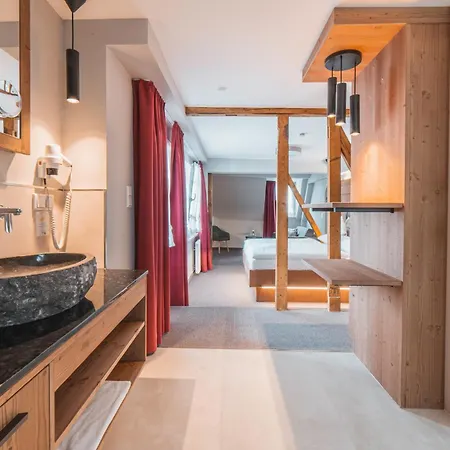 Akzent Berg's Alte Bauernschaenke- Wellness Und Wein Hotel
