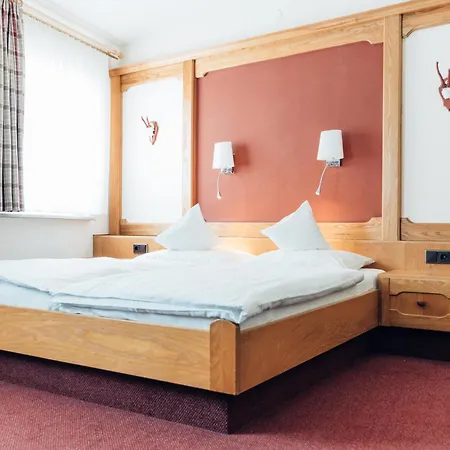 Akzent Berg's Alte Bauernschänke- Wellness Und Wein Hotel 4*