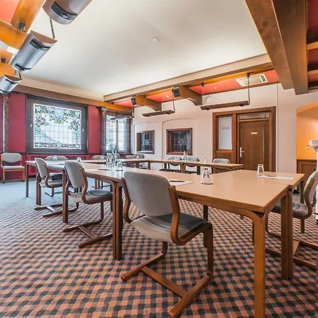 Akzent Berg's Alte Bauernschänke- Wellness Und Wein Hotel 4*