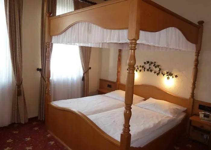 Готель Akzent Berg's Alte Bauernschaenke- Wellness Und Wein 4*