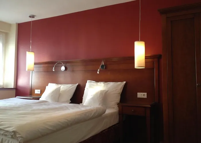 Akzent Berg's Alte Bauernschaenke- Wellness Und Wein Готель 4*