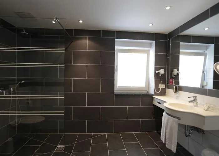 Готель Akzent Berg's Alte Bauernschaenke- Wellness Und Wein Рюдесгайм-ам-Райн